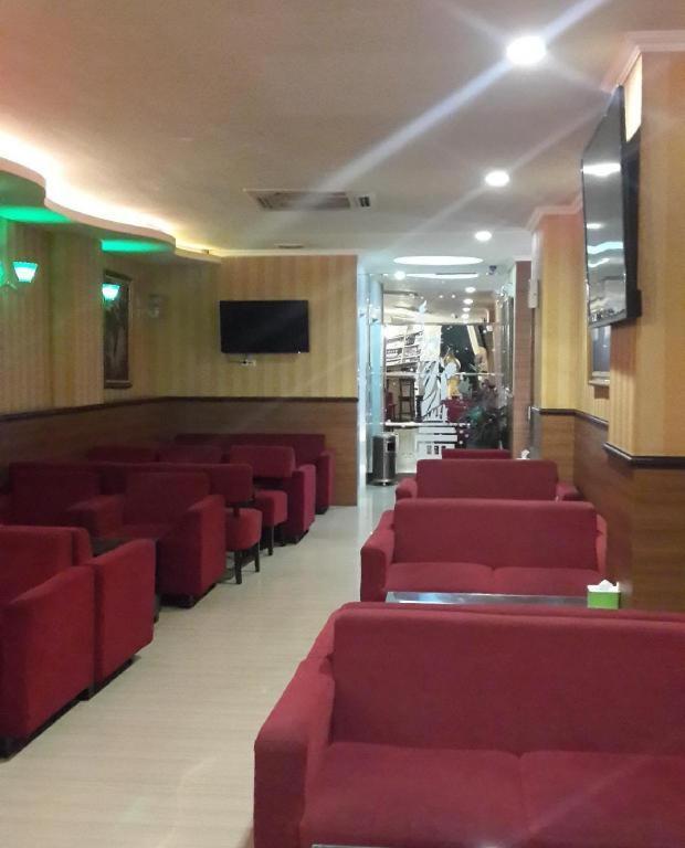 California Hotel Джакарта Екстериор снимка
