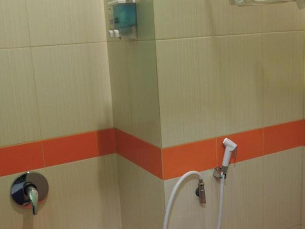 California Hotel Джакарта Екстериор снимка